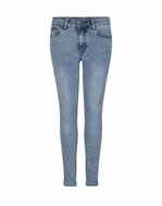 Indian-Blue-Jeans-(2683)